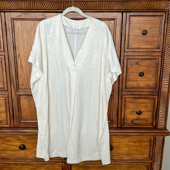 H&M Ivory Satin Conscious Knee Length Short Sleeve V-Neck Shift XL - Picture 2 of 6